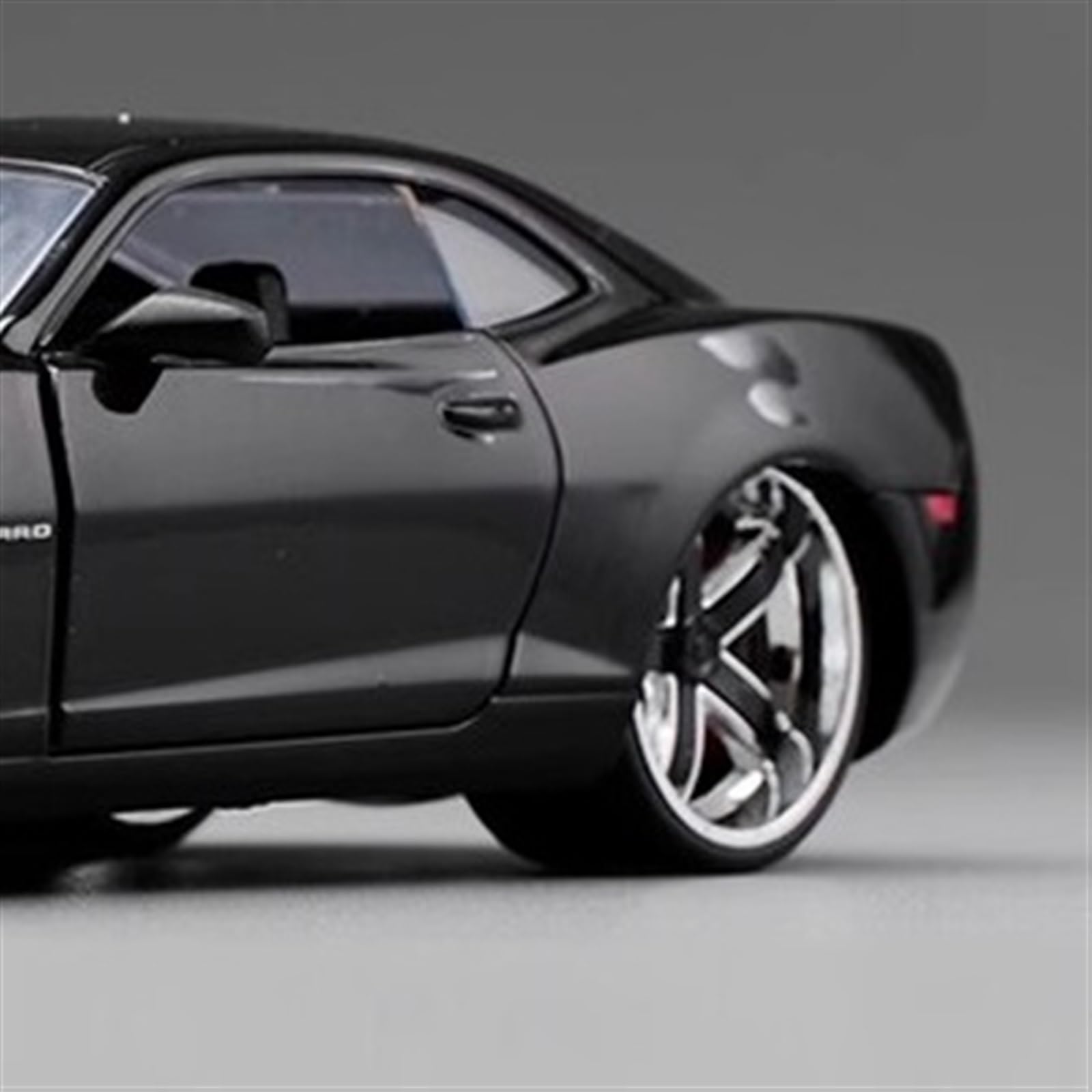 Amazon.co.jp: スケールモデル車両 1:24 シボレーカマロ SS